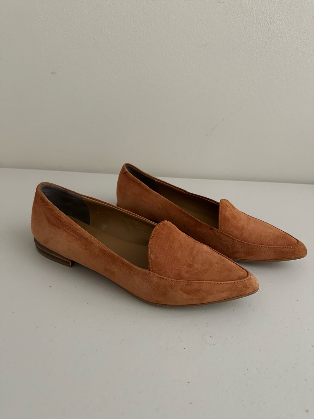 Everlane Italian Suede Pointed Toe Loafers Flats Cognac Brown Size 7.5 Old Money - Picture 2 of 8